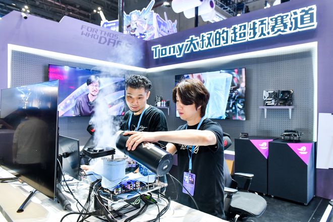 华硕主板超频秀引爆BW2024(图3)