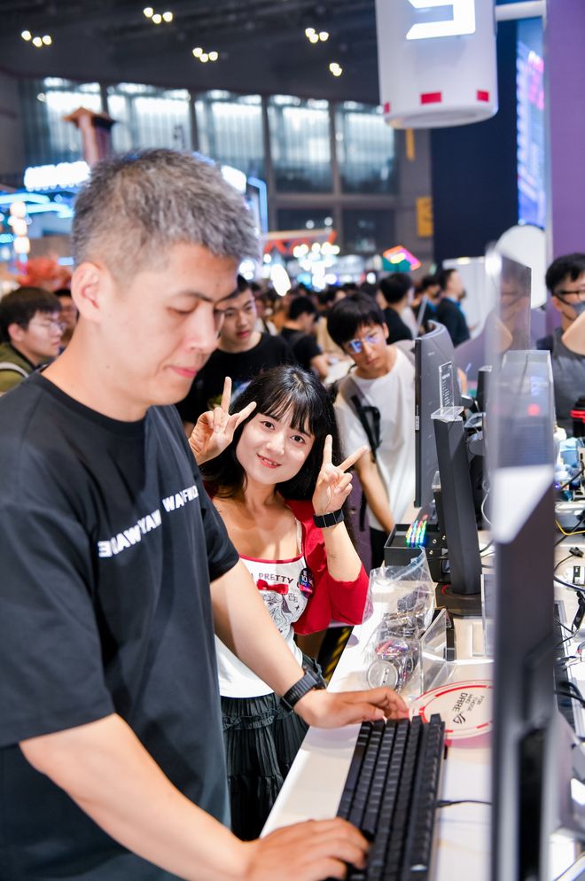 华硕主板超频秀引爆BW2024(图10)
