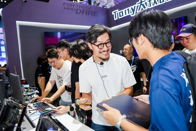 华硕主板超频秀引爆BW2024(图5)