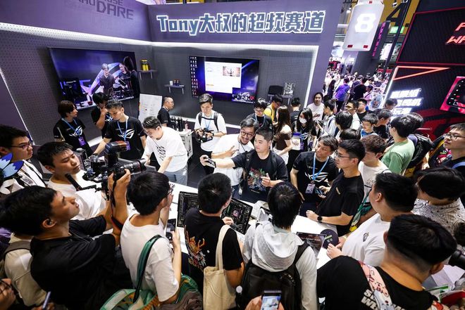 华硕主板超频秀引爆BW2024(图4)
