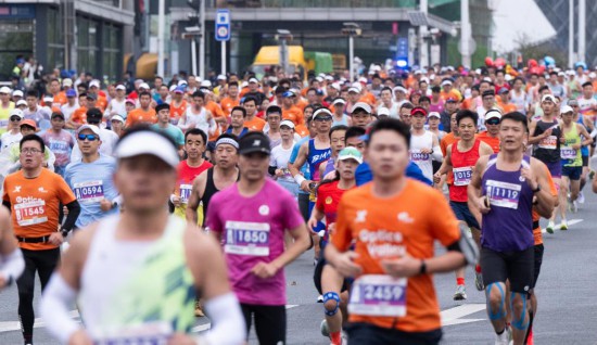 PG电子平台：中国光谷“跑马”36年(图1)