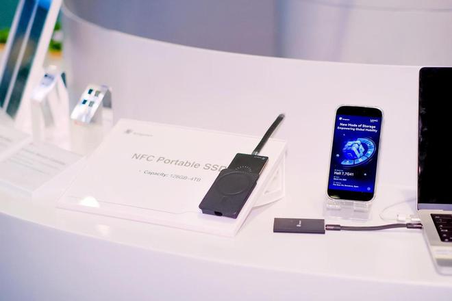 MWC25焦点！江波龙以AI存储破局解锁移动通信密码(图3)