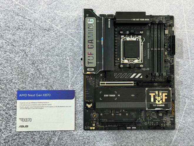 华硕主板新品亮相COMPUTEX2024新世纪AI竞装(图3)