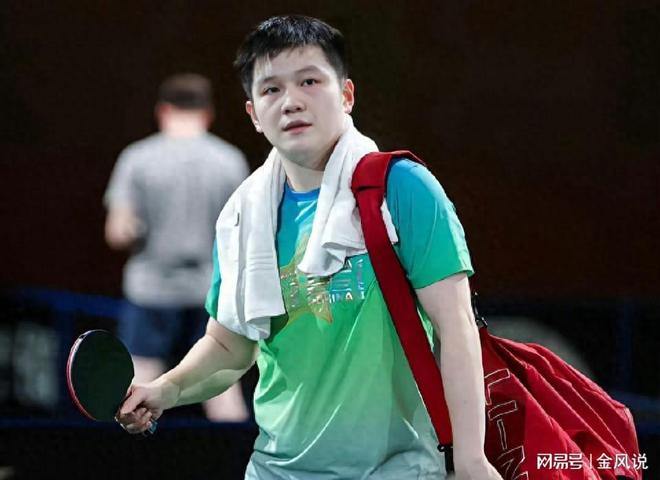 PG电子网站：樊振东赴德国打球薪资曝光！基础年薪约980万夺冠奖金另算(图1)