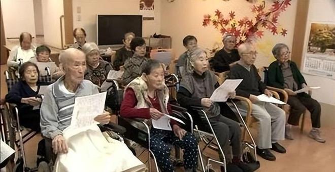 PG电子网站：日本老人抢着进监狱养老偷车只为住牢房背后真相令人震惊(图16)