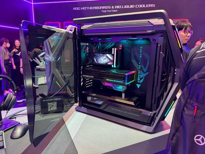 PG电子平台：华硕主板新品亮相COMPUTEX2024新世纪AI竞装