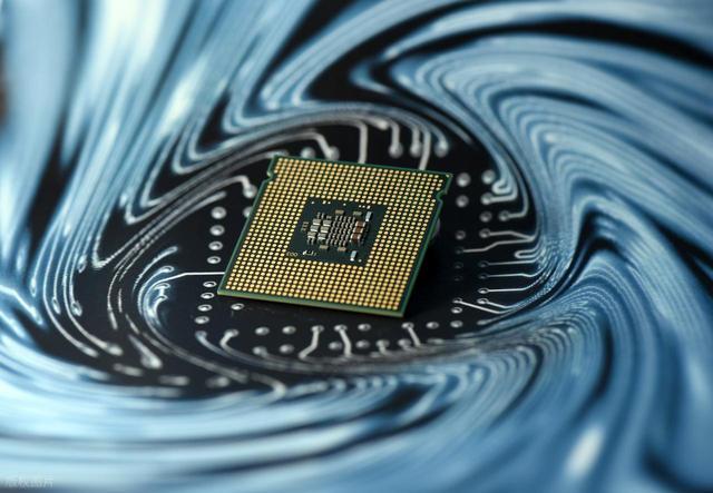 PG电子平台:存储原厂暂停DDR5报价背后:哪些公司能接住这波“缺货红利”(图3)