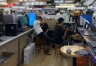 比水贝黄金市场还热闹深圳华强北有产品翻倍涨价！商户称“每天都在涨后面可能更贵”但