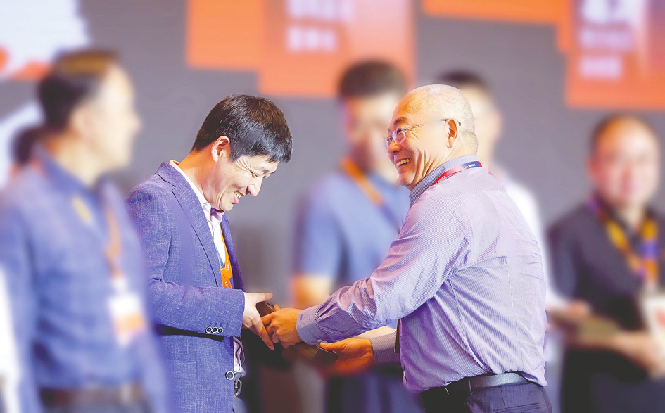 力积存储再度递表港交所报告期内累计亏约542亿元